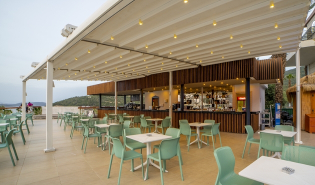 Pool Bar
